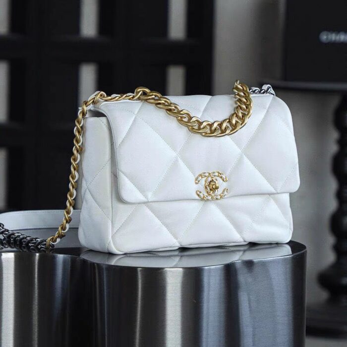 CHANEL 19 Handbag3