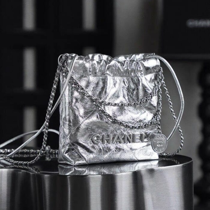 CHANEL 22 Mini Handbag2