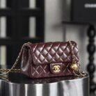 CHANEL Mini Classic Handbag酒红2